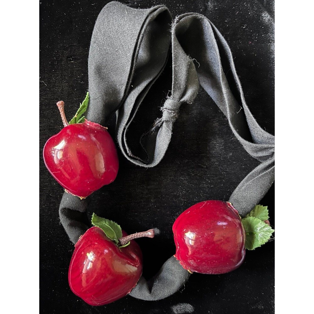 Vintage 80s 90s Teacher Apple Necklace Red Paper Mache Black

Vintage 1980s-199